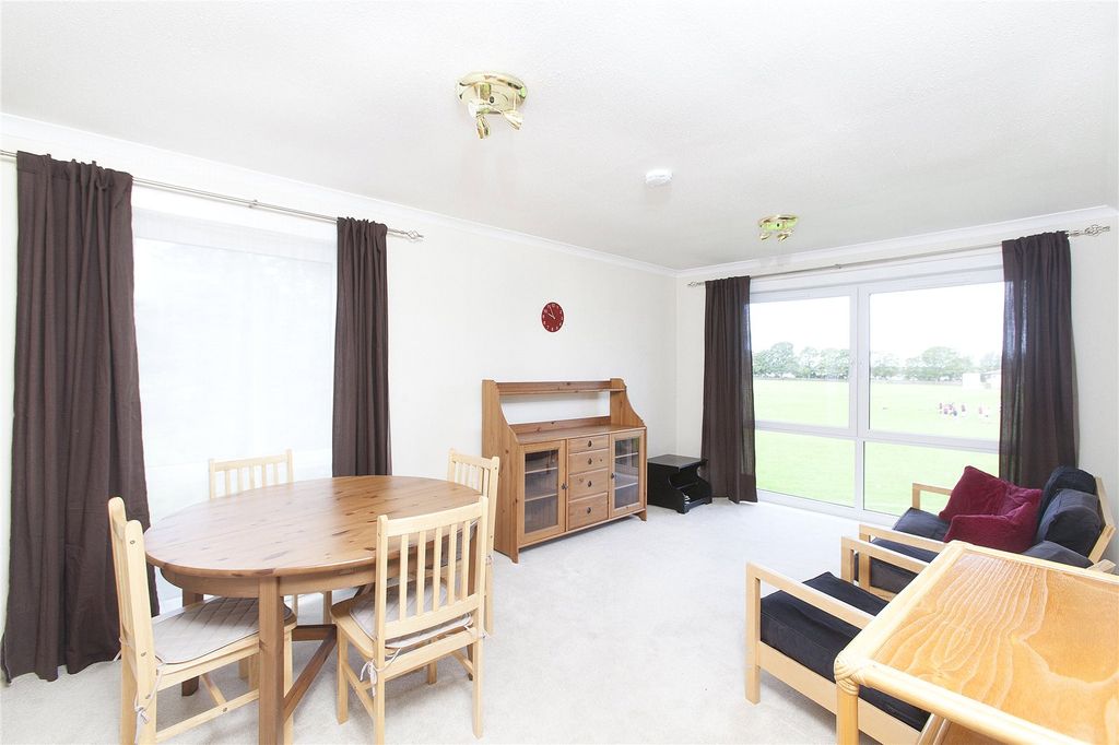 Property photo 2 of 11 Picture No. 15