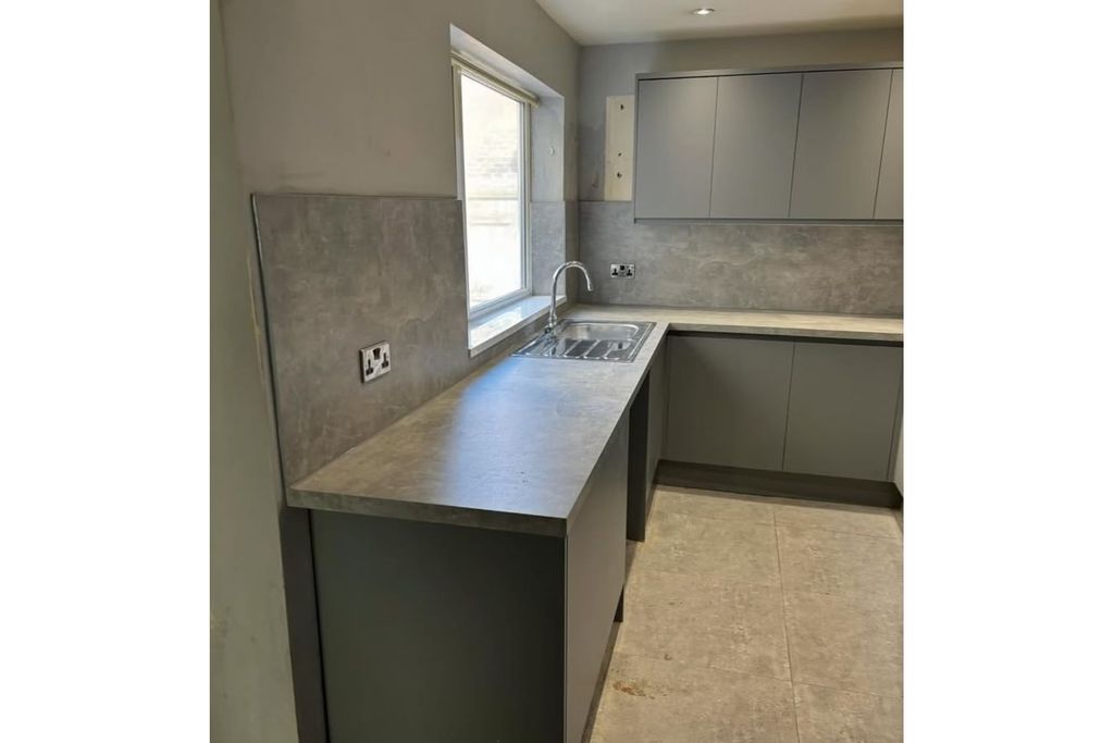 Property photo 3 of 14 Kitchen