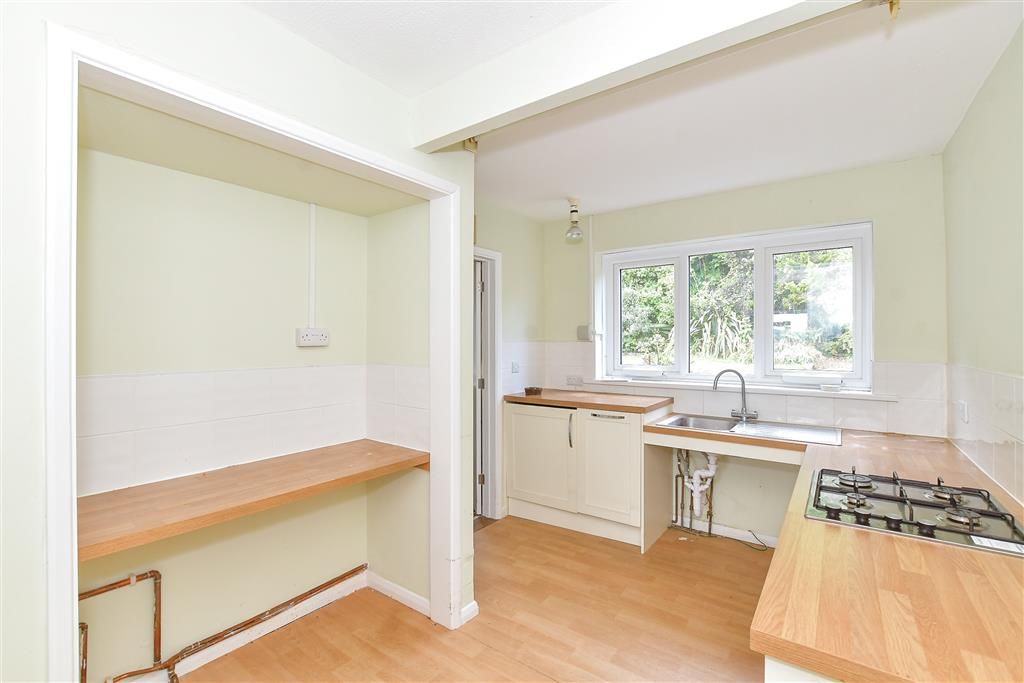 Property photo 3 of 9 Kitchen