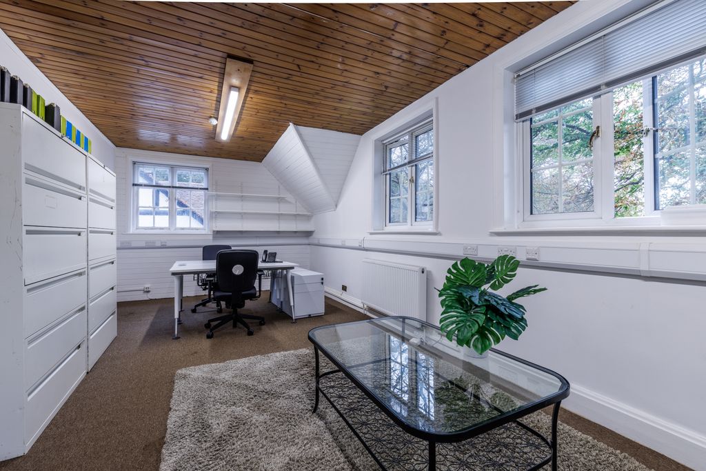 Property photo 1 of 2