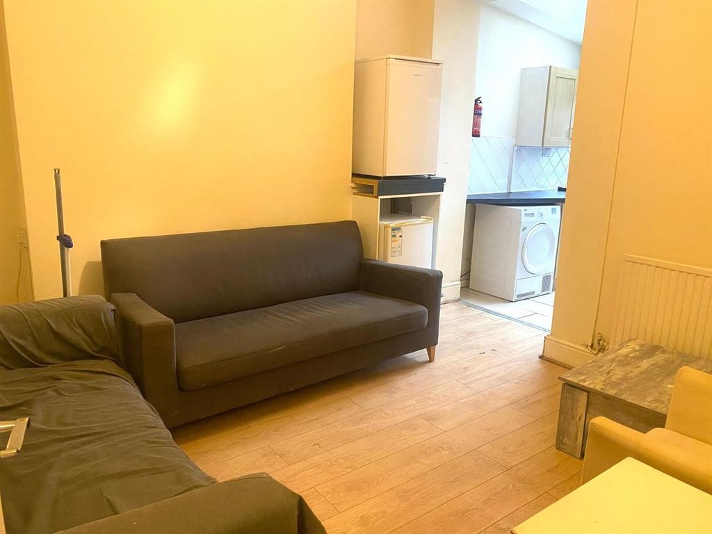 Property photo 2 of 8 Af069Ba6-2E6d-4980-8553-5dc477A9Fd43.Jpeg