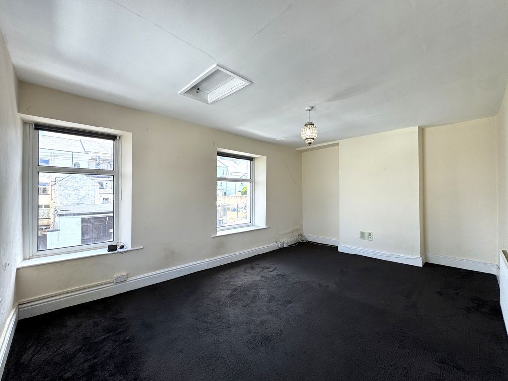 Property photo 2 of 12 Photo 9