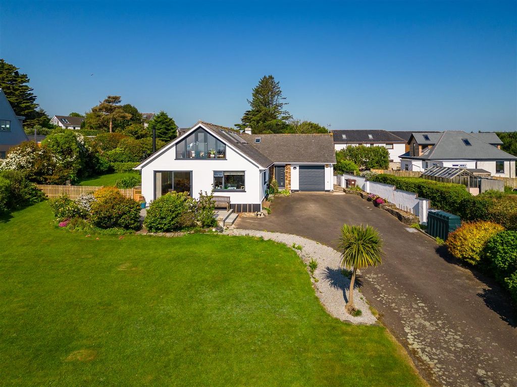 Property photo 2 of 39