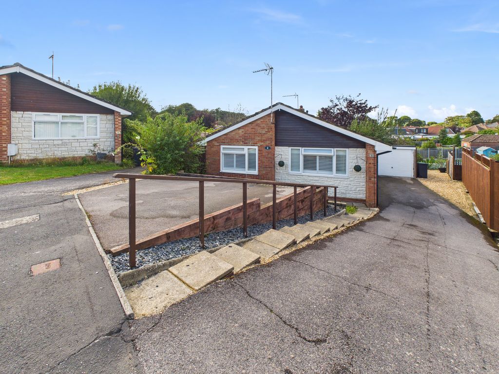 Property photo 2 of 34 Cam05068G0-Pr0046-Still001