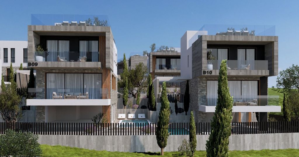 Property photo 2 of 24