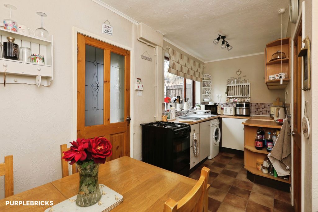 Property photo 2 of 24