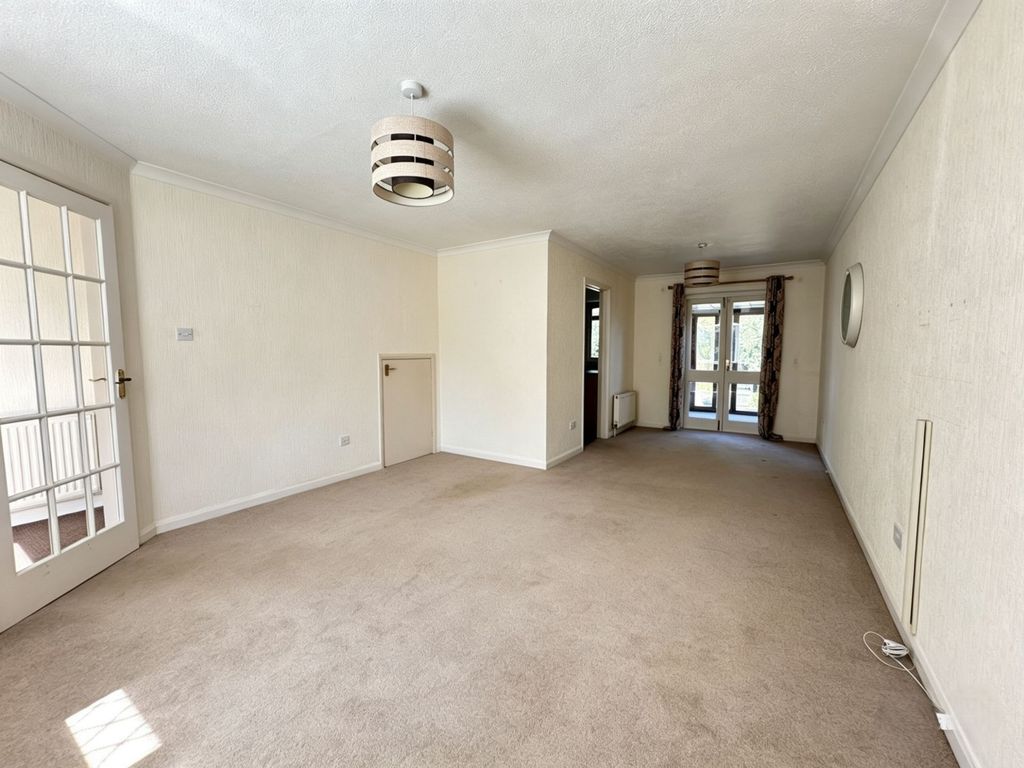 Property photo 3 of 17 Photo 4
