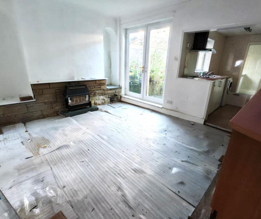 Property photo 2 of 8