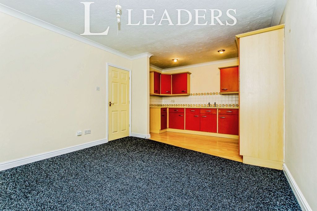 Property photo 3 of 8 Pbox-Img.Jpg