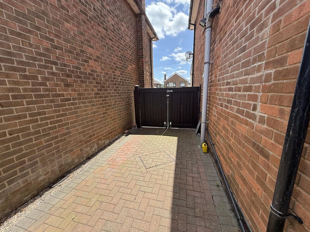 Property photo 3 of 24 Dovedale 20.Jpg