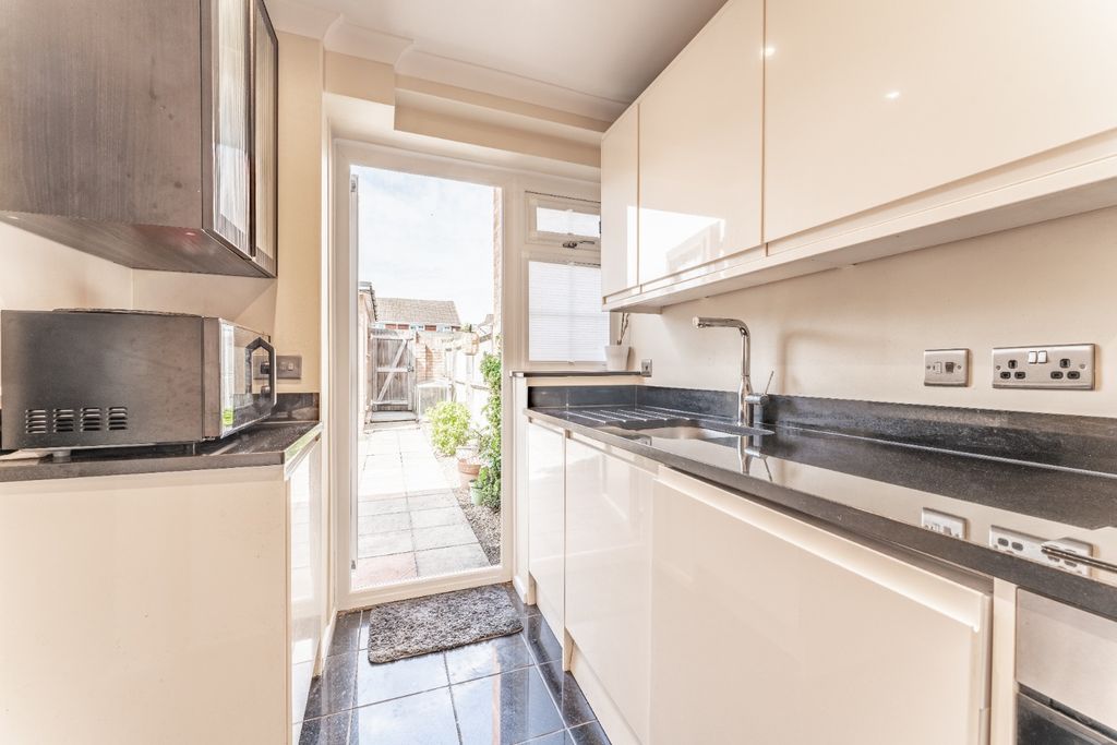 Property photo 3 of 11 5269643