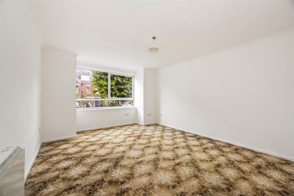 Property photo 2 of 14 Florence Road, Calmvale House, 5-009.Jpg
