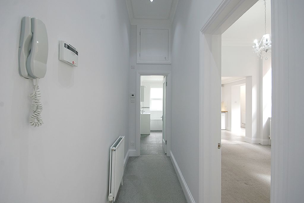Property photo 2 of 17 Entrance Hall