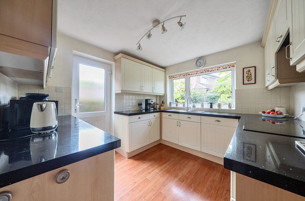 Property photo 2 of 16 1329485-14-68821A...