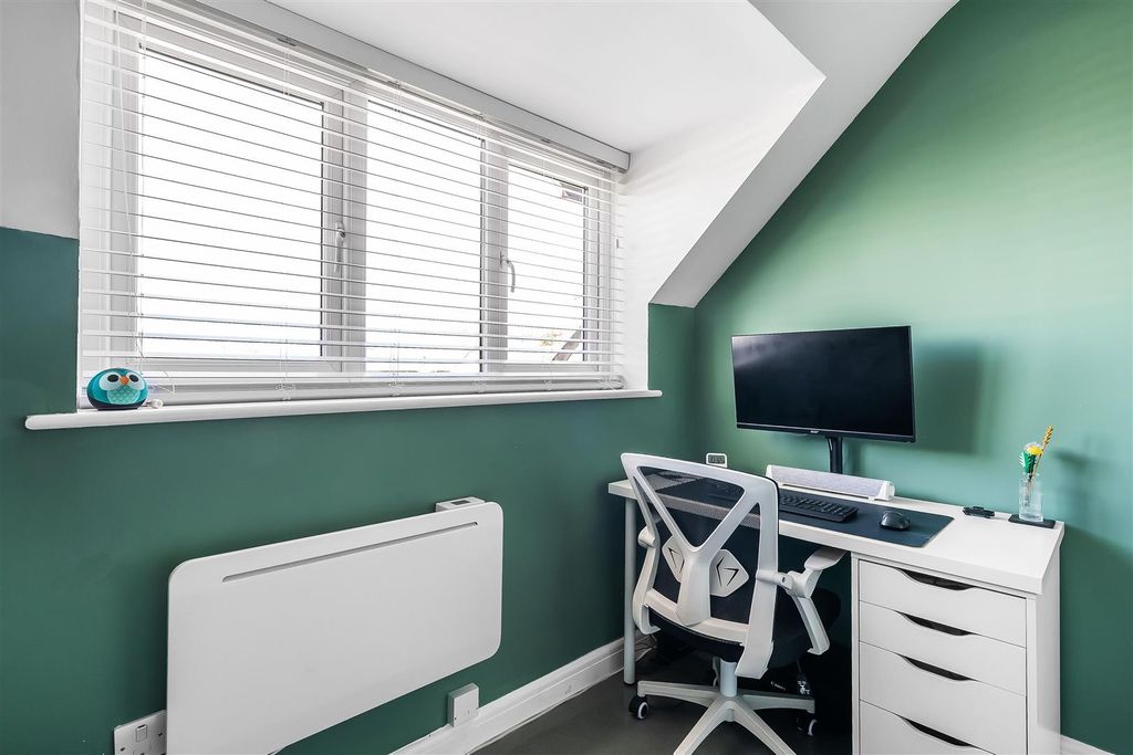Additional image 19 of 2 bed maisonette for saleCrowhurst Mead, Godstone RH9