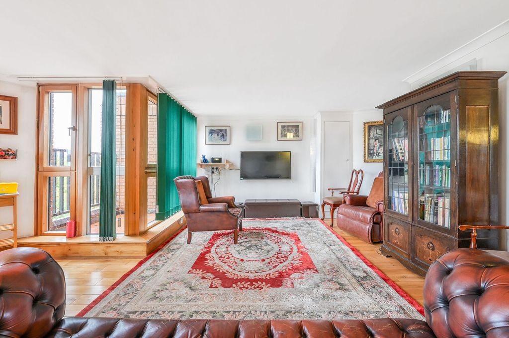 Property photo 3 of 10