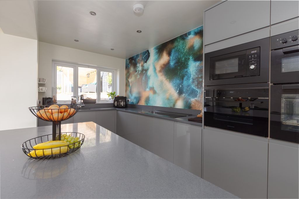 Property photo 2 of 34 5
