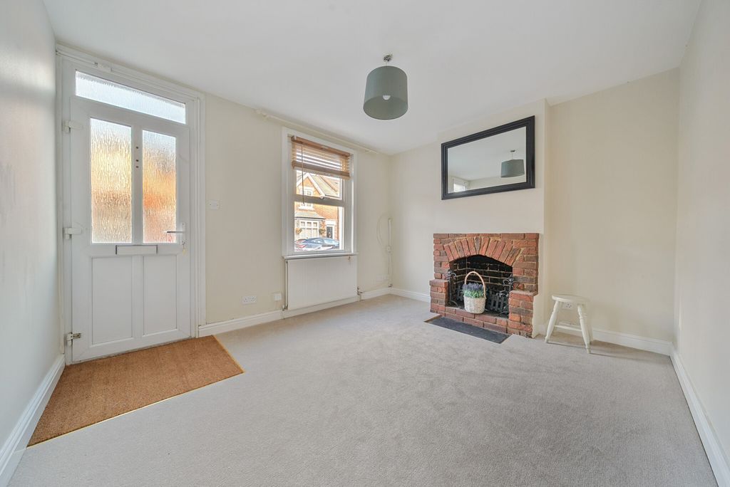 Property photo 2 of 18 1392827-29-694954...