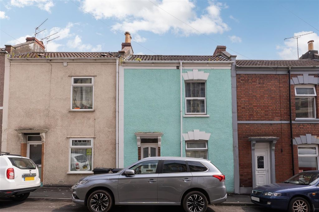 Property photo 2 of 11 9-Mildred-St-Bs5-9Qr-24.Jpg
