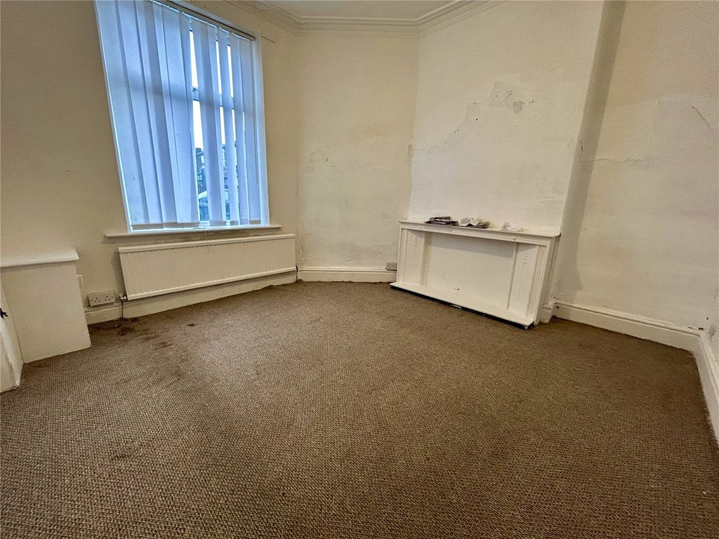 Property photo 2 of 18 Living Room