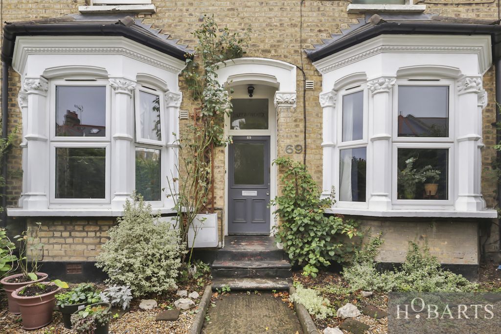 Property photo 1 of 13 3 Bedroom Ground Floor Converted Apartment With South-Facing Rear Garden