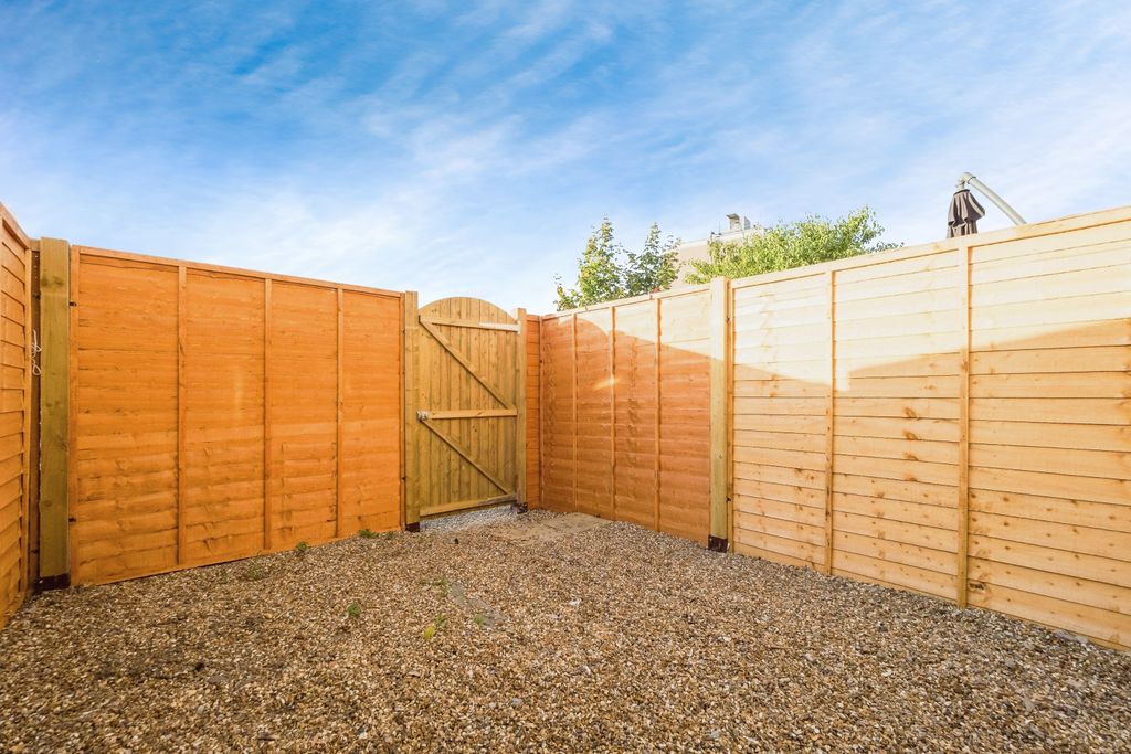 Property photo 2 of 10 _7021857