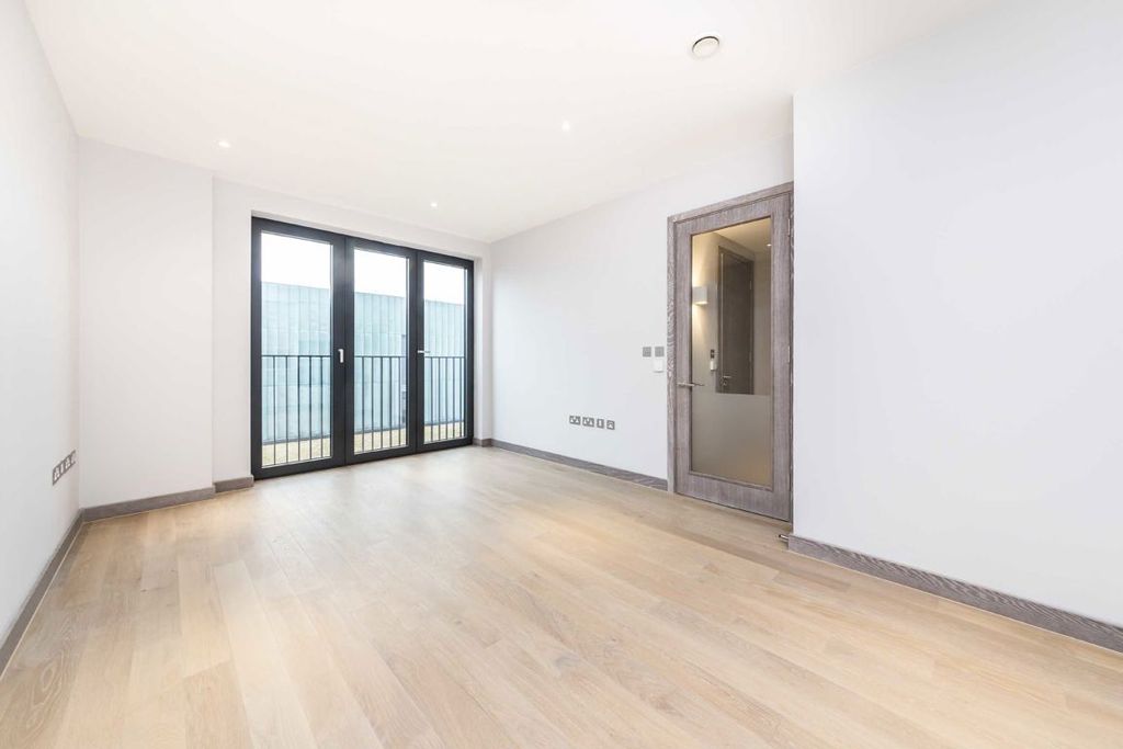 Property photo 2 of 5