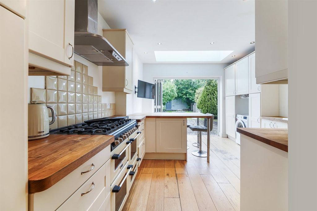 Property photo 2 of 14 Sandlands Road, 45  (9).Jpg