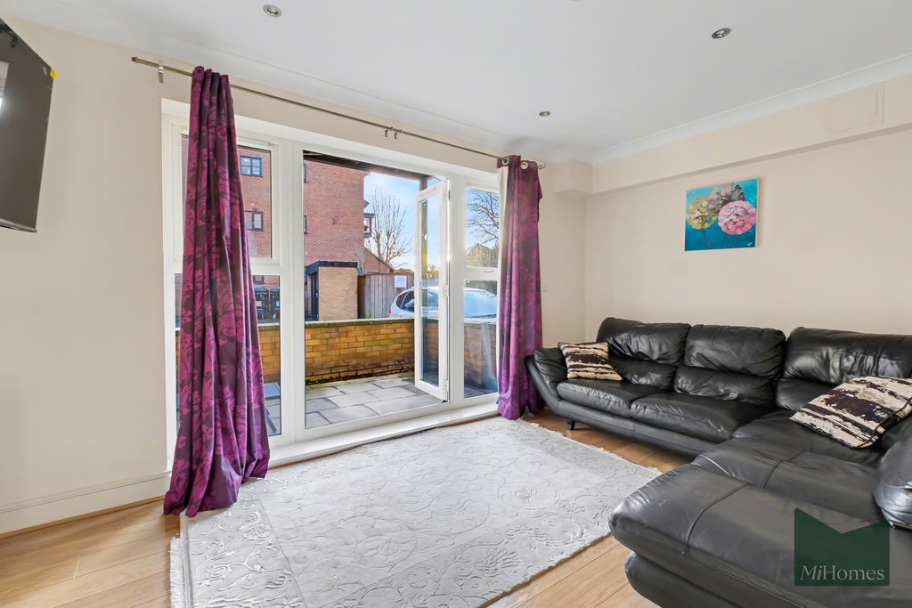 Property photo 2 of 12