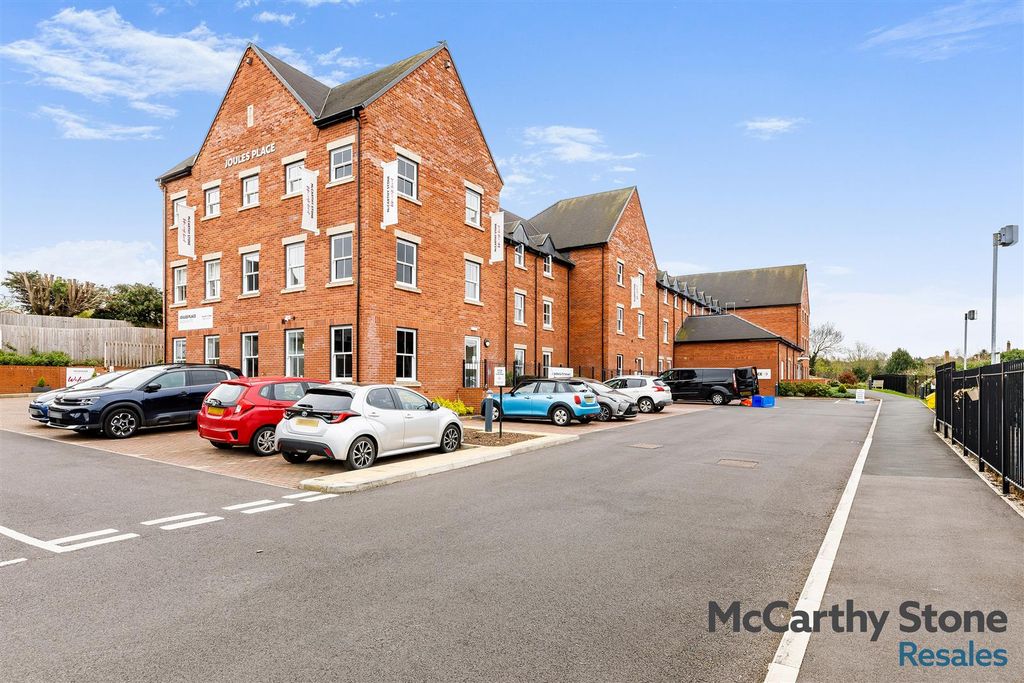 Property photo 1 of 21 8687113-Exterior01.Jpg