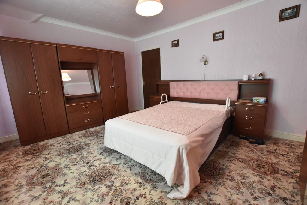 Property photo 3 of 22 Bedroom 1