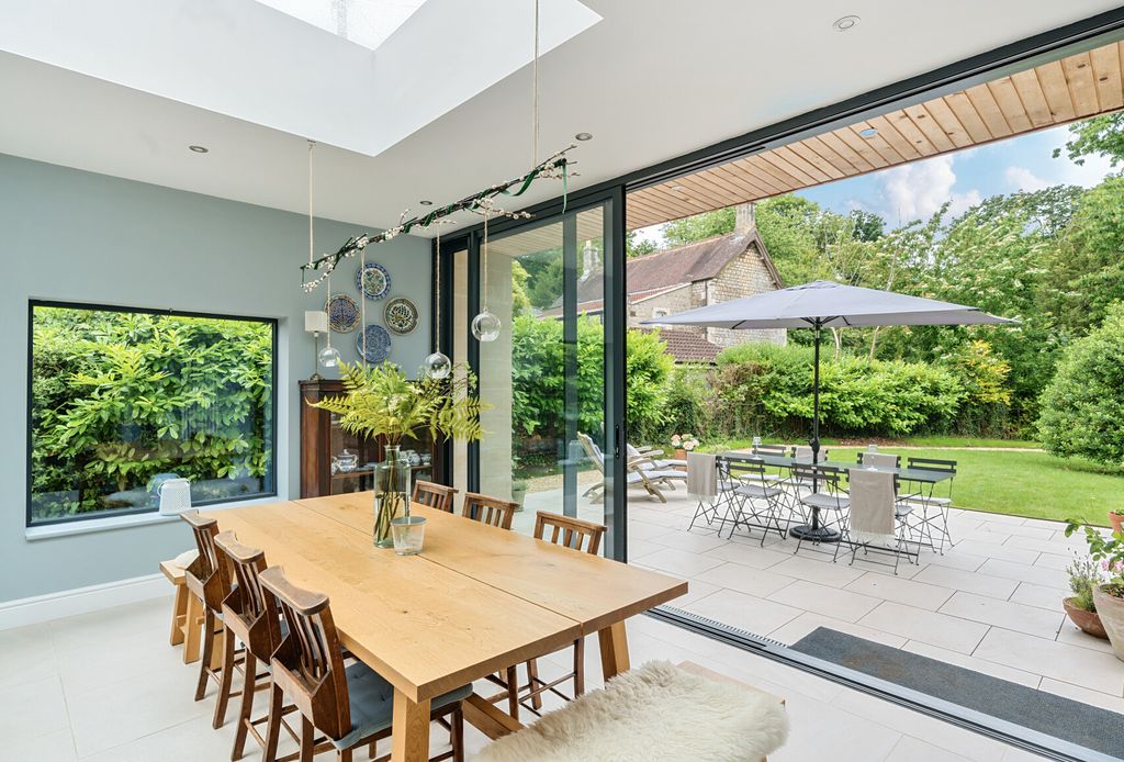 Property photo 2 of 18 Dining Area
