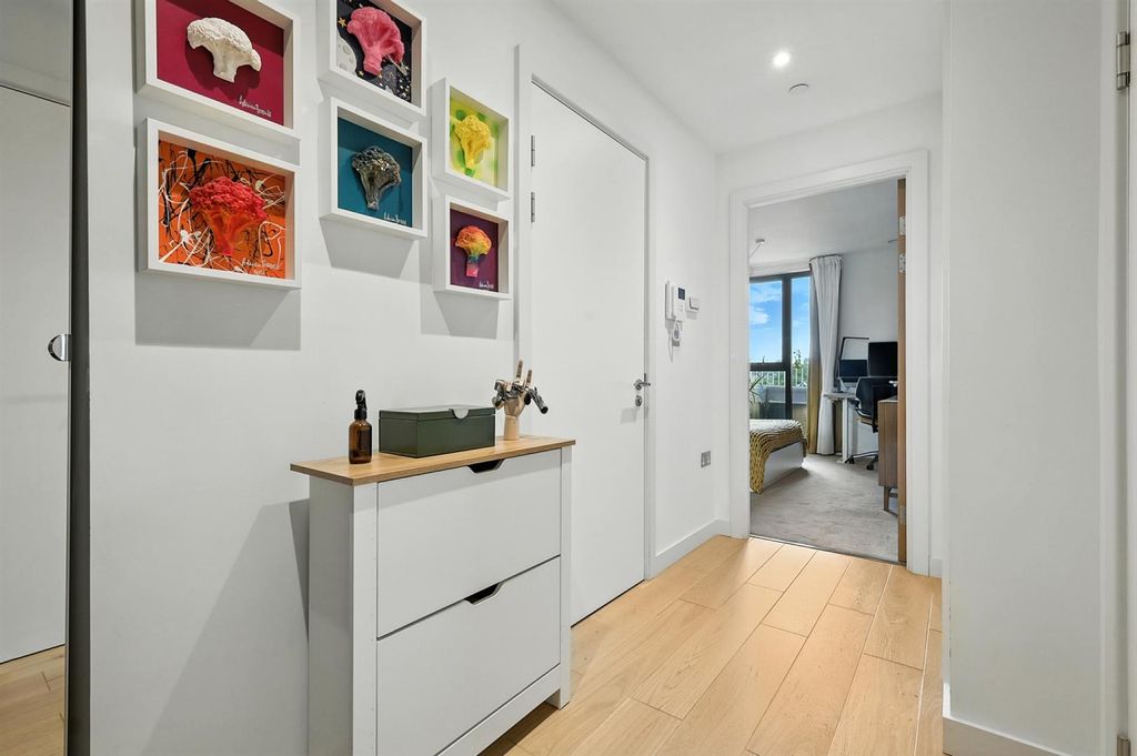 Property photo 3 of 17 1