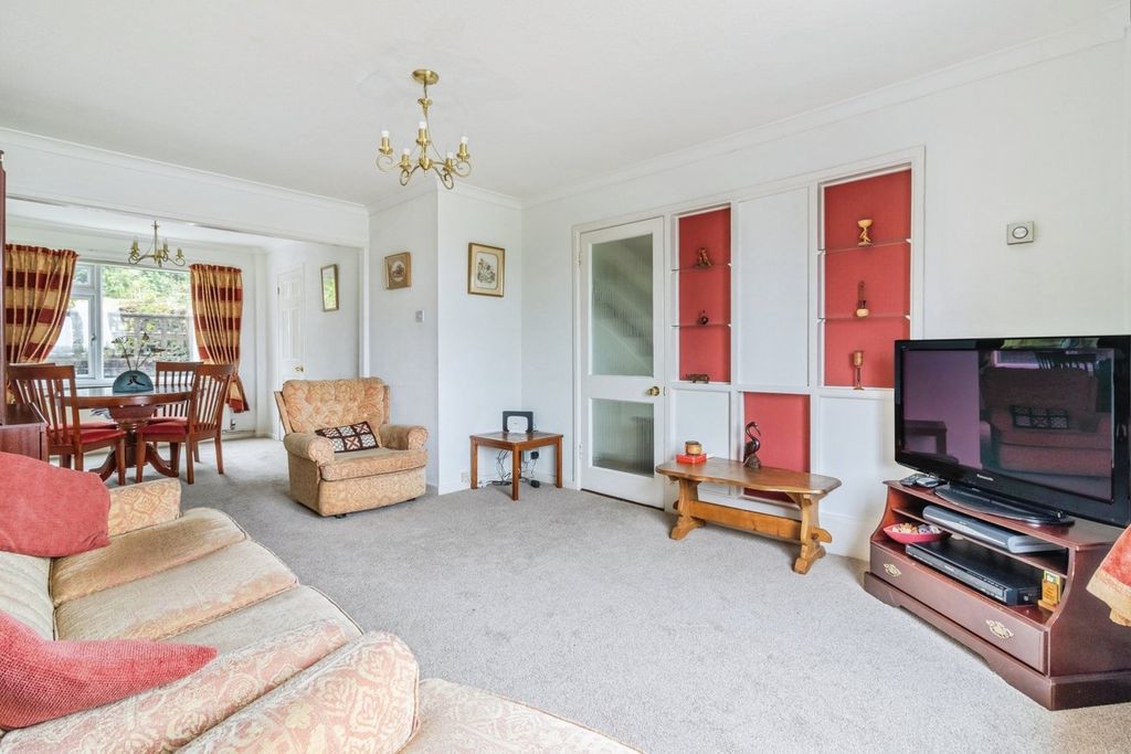 Property photo 3 of 18