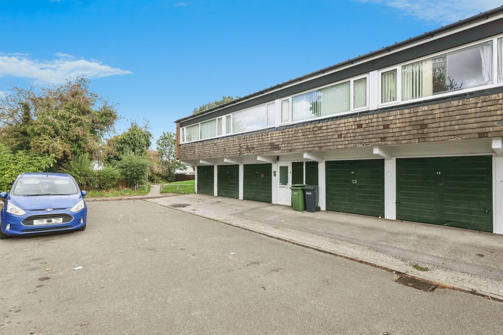 Property photo 2 of 17