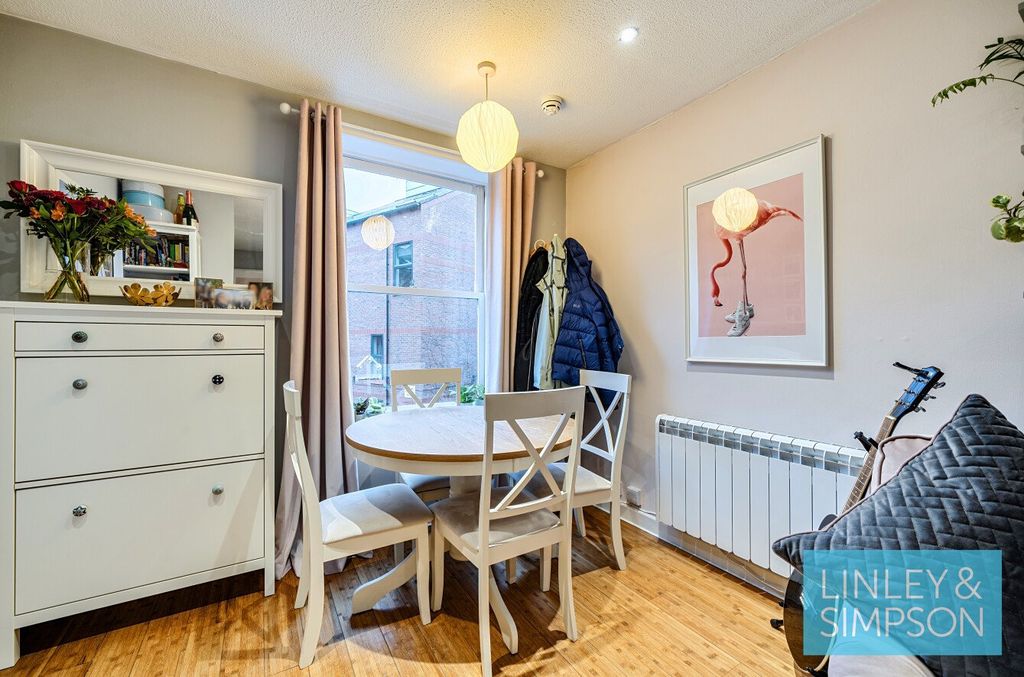 Property photo 2 of 9 Picture No. 14