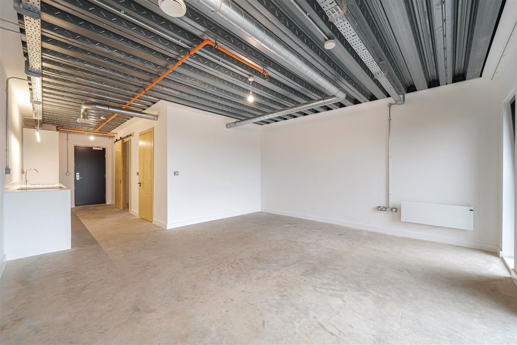 Property photo 3 of 9 7Jz2Hqv4Iuwoyoyo-O8Rpa.Jpg