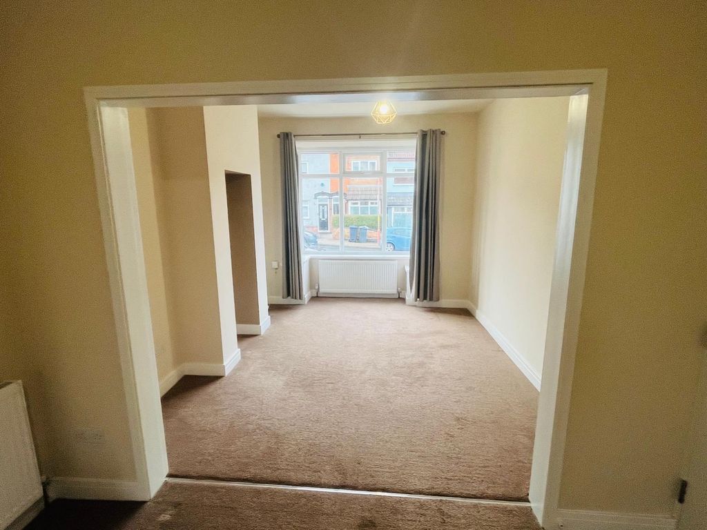 Property photo 2 of 14 d