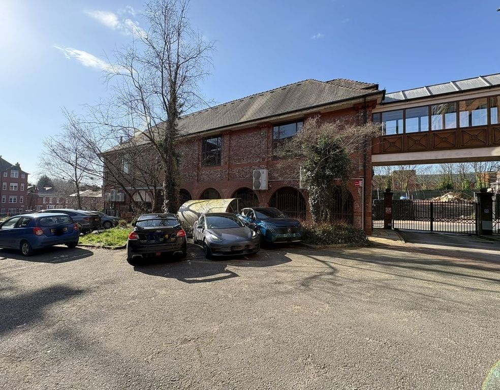 Property photo 1 of 9 Photo 8