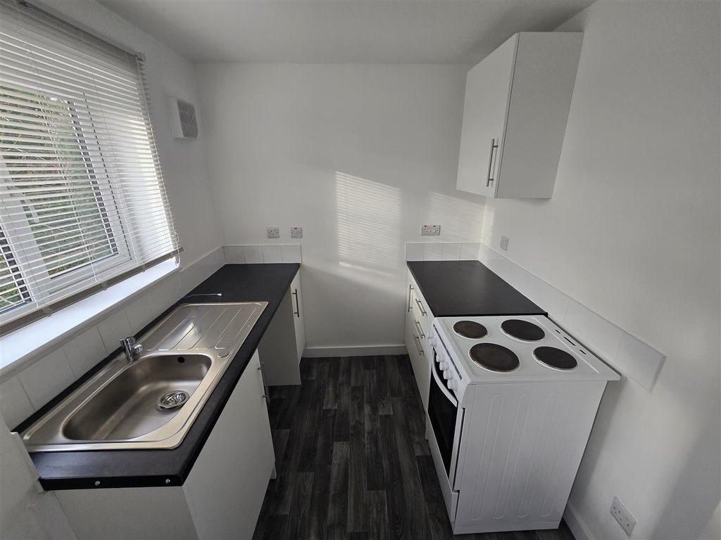 Property photo 2 of 8 1000114461.Jpg