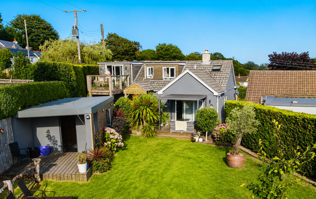 Property photo 1 of 32