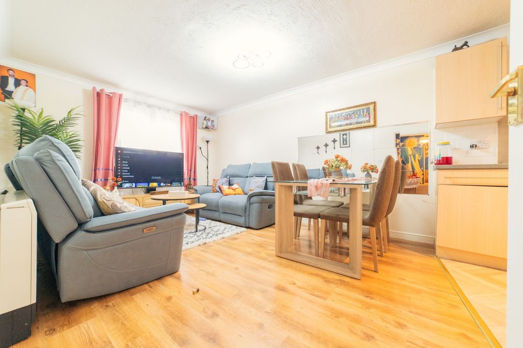 Property photo 2 of 15 Call 02920 454555 To Secure Your Viewing_6