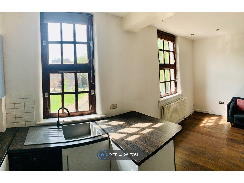 Property photo 3 of 11