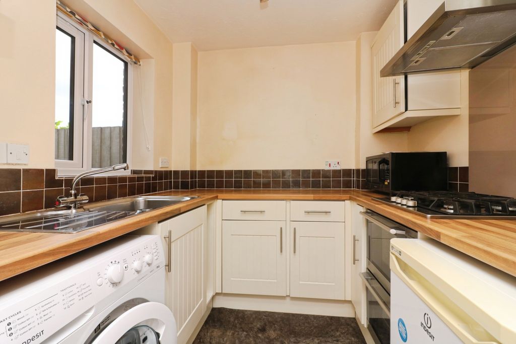 Property photo 3 of 8