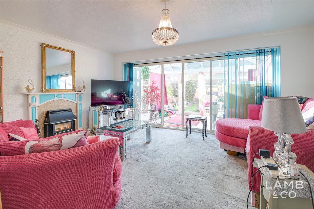 Property photo 2 of 17