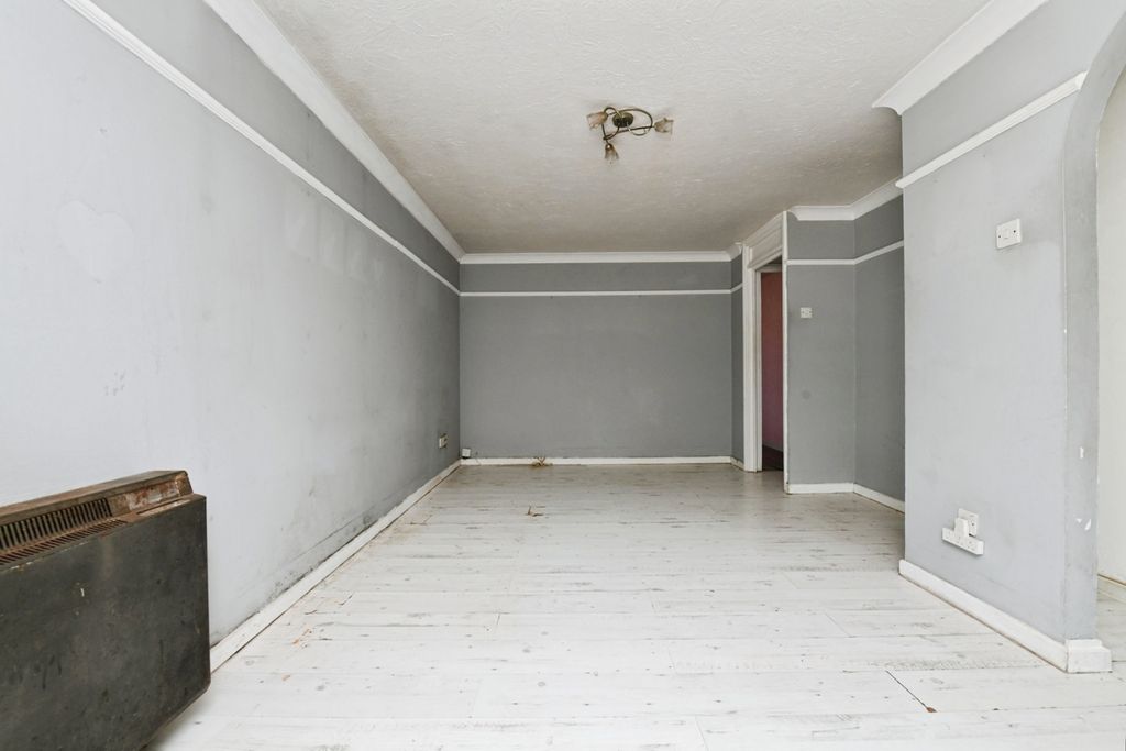 Property photo 3 of 13 Pbox-Img.Jpg