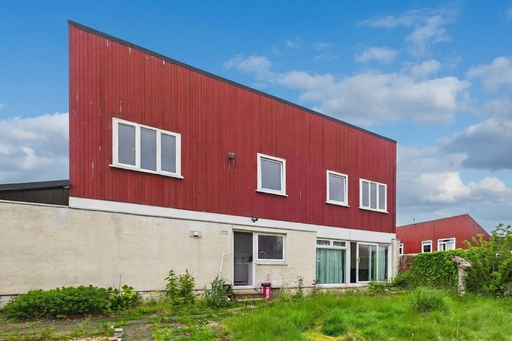 Property photo 1 of 17