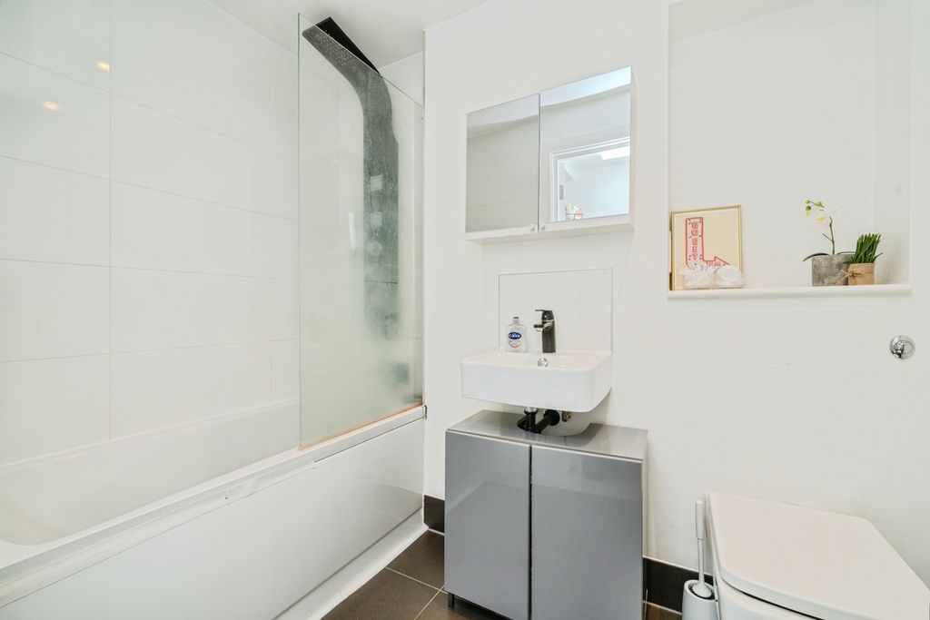 Property photo 3 of 13 Photo