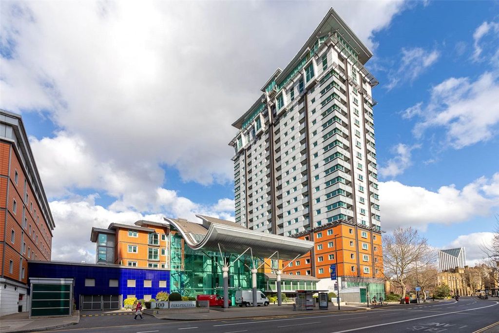 Property photo 2 of 14