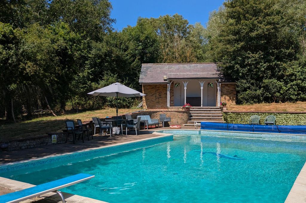 Property photo 3 of 22